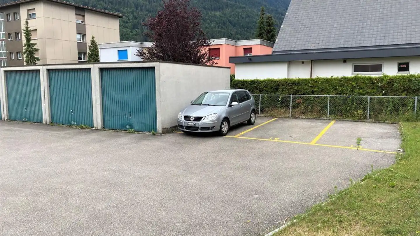 Place de parking extérieure à louer - Rieven 16, 7013 Domat/Ems - Photo 3