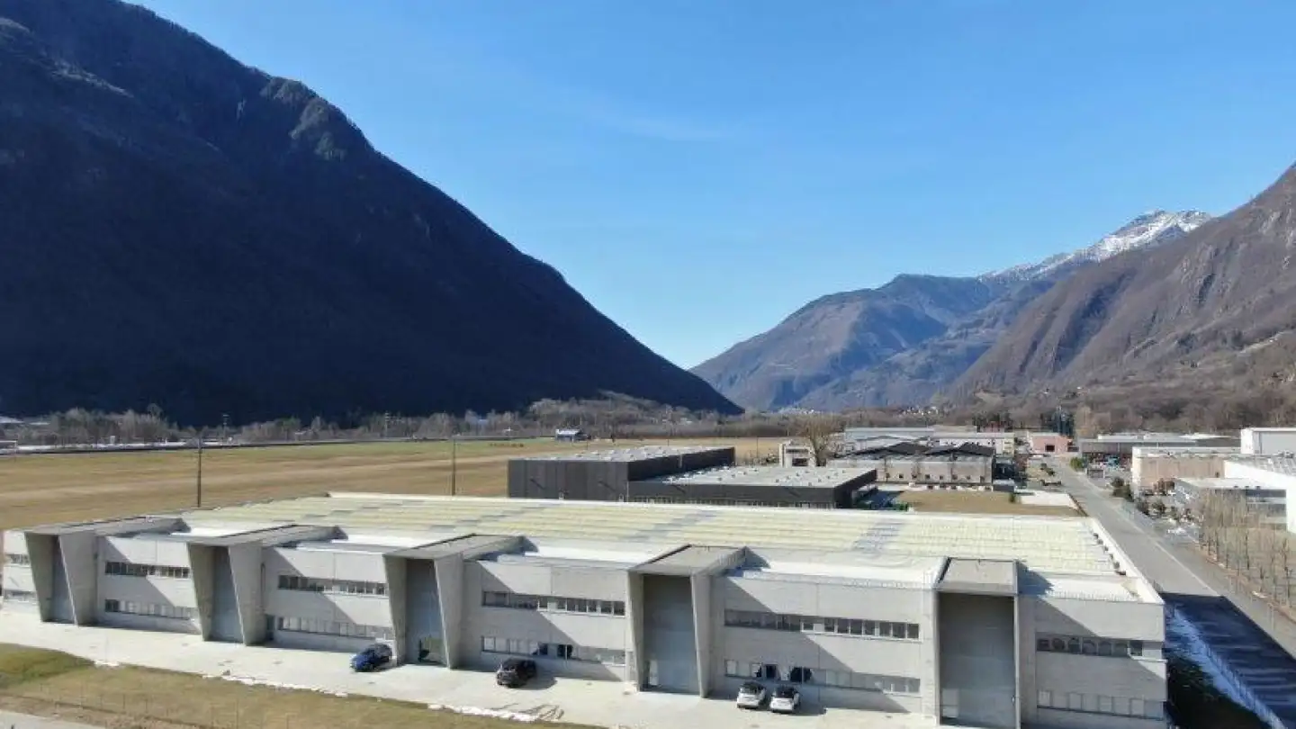 Negozio in affitto - Via La Monda 28, 6534 S. Vittore - Photo 4