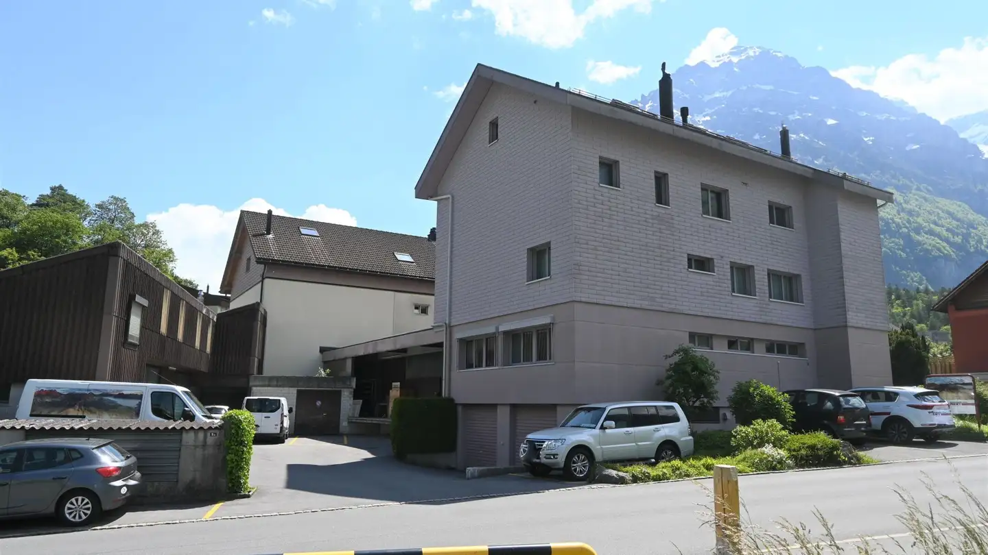 Edificio ad uso misto in vendita - Elggisstrasse 6, 8750 Glarus - Photo 2