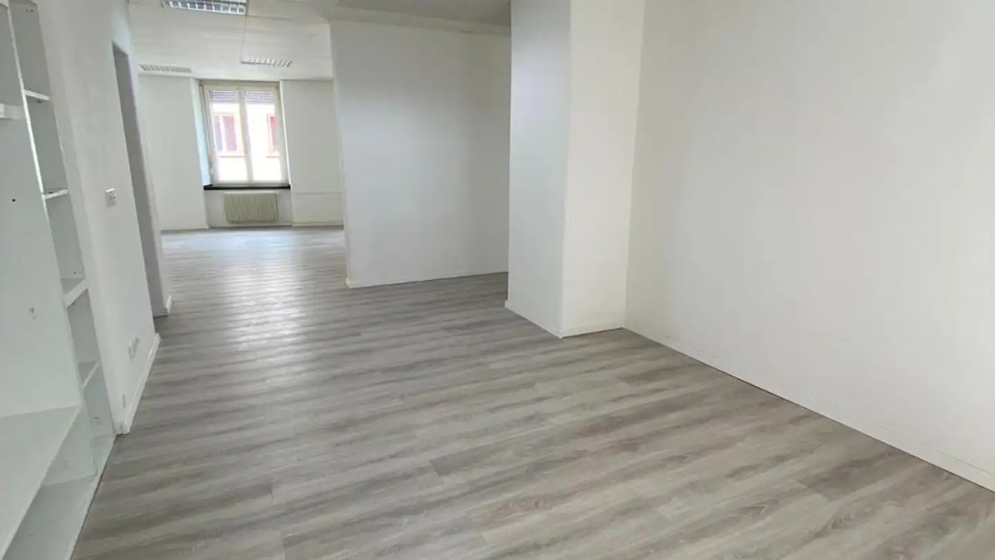 Commercial à louer - 2800 Delémont