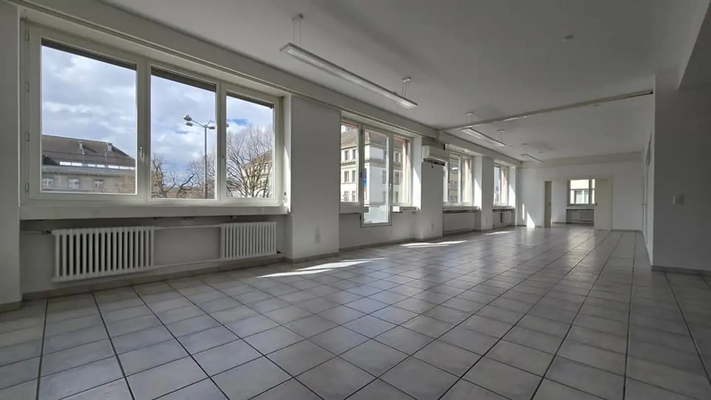 Commercial for rent - Place De La Gare / Bahnhofplatz 7, 2502 Biel/Bienne - Photo 2