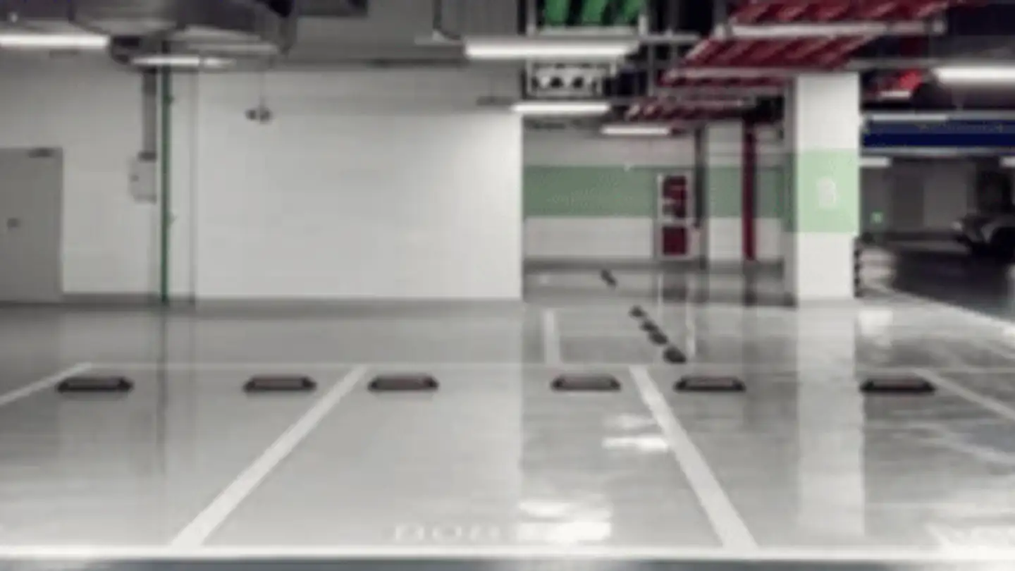 Place de parking souterraine à louer - 8050 Zürich