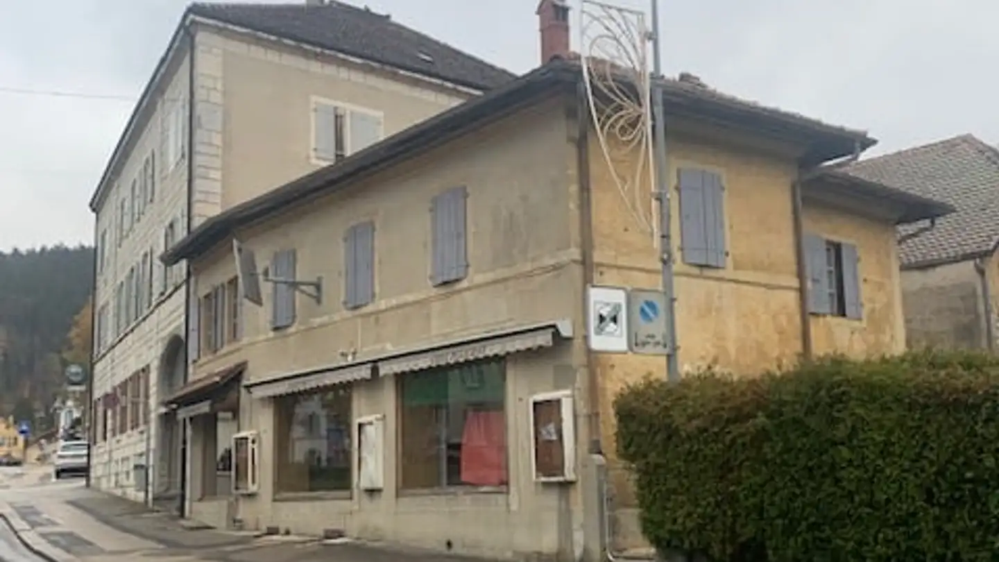 Residential building for sale - 2108 Couvet