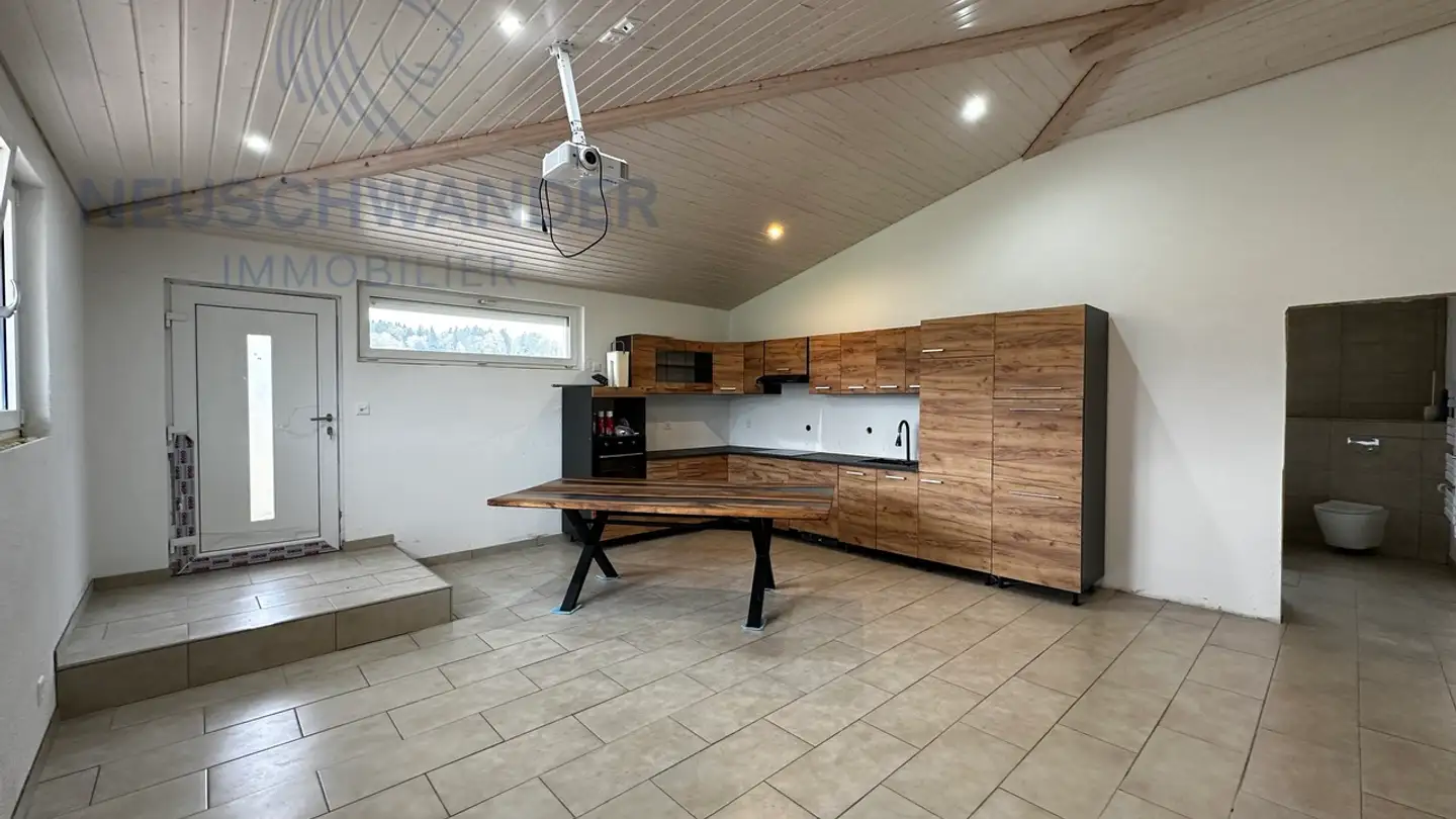 Attique à louer - 2802 Develier