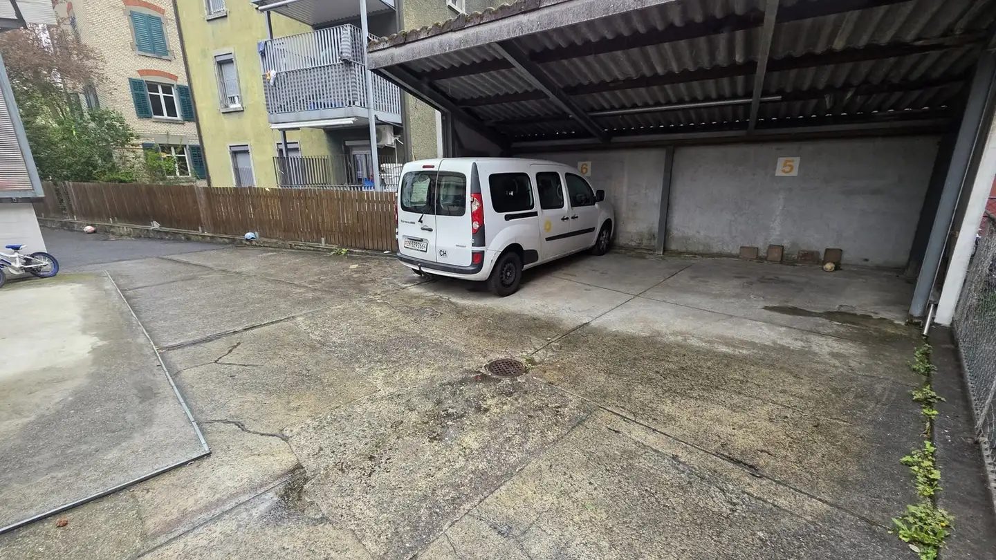 Outdoor parking space for rent - Bremgartnerstrasse 71, 8003 Zürich