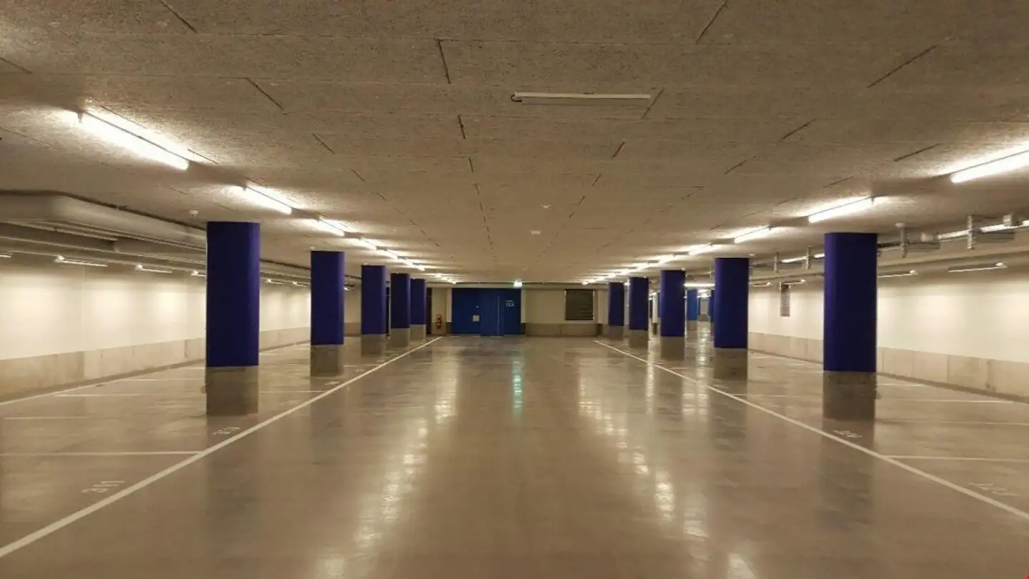 Underground parking space for rent - Baselmattweg, 4123 Allschwil
