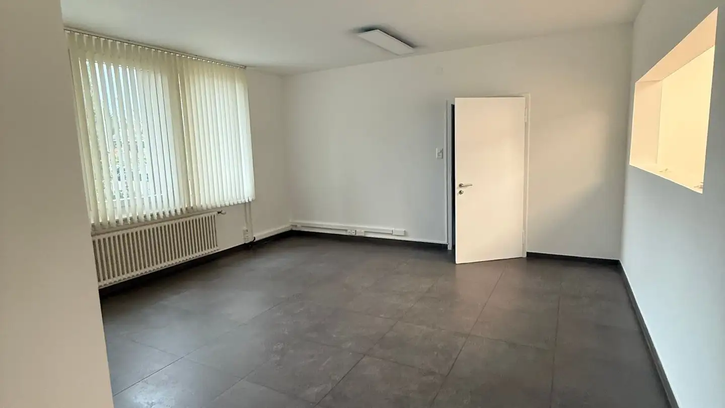 Magasin à louer - Rue De L'arc-En-Ciel 12, 1030 Bussigny - Photo 3