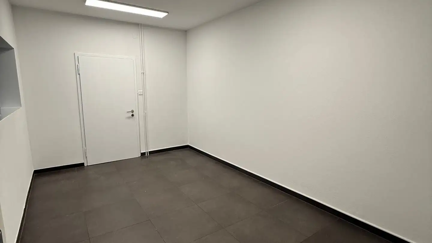 Magasin à louer - Rue De L'arc-En-Ciel 12, 1030 Bussigny - Photo 4