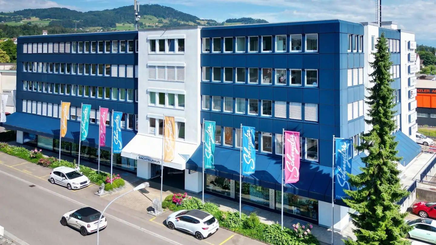 Arztpraxis mieten - Untere Bahnhofstrasse 25, 8340 Hinwil - Foto 2