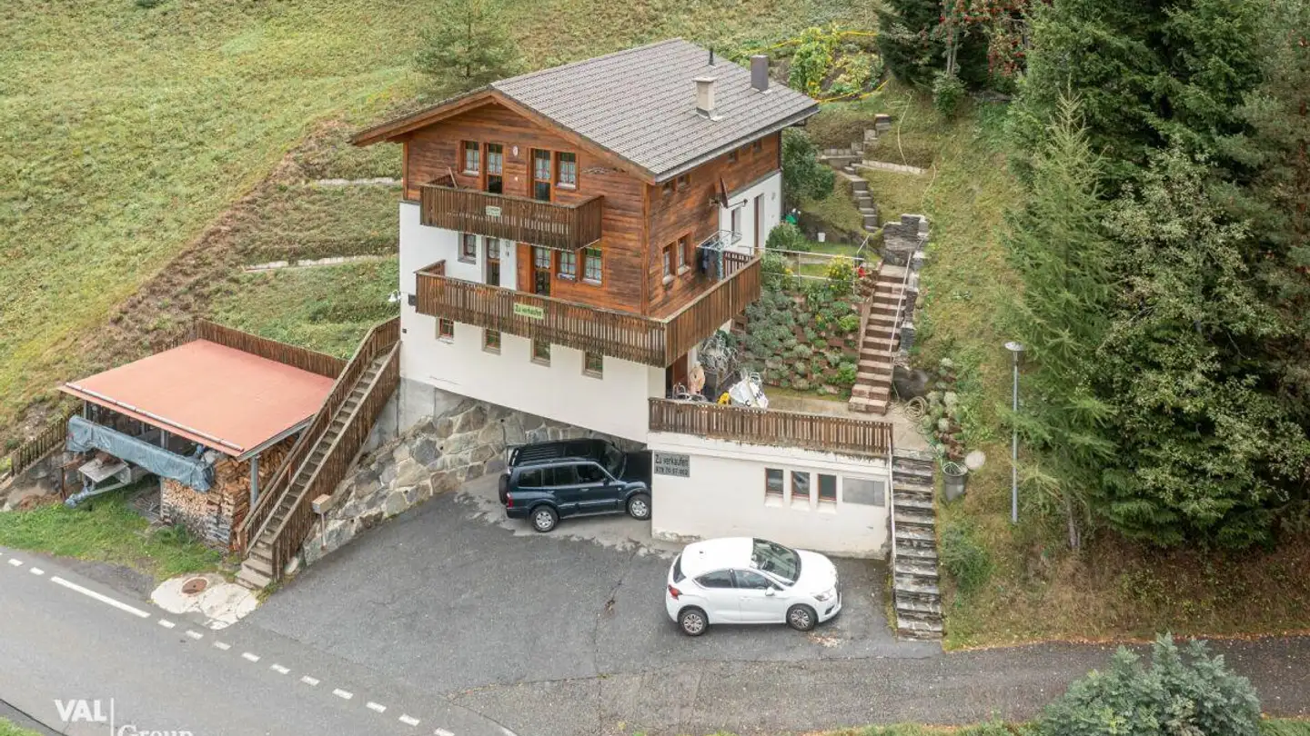 Residential building for sale - 3995 Ausserbinn