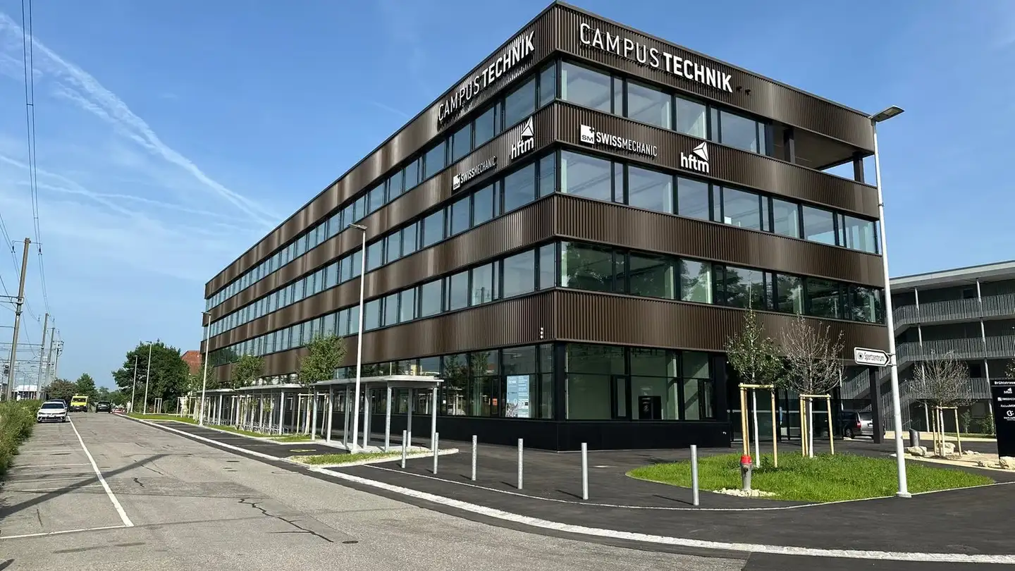 Commercial à louer - Brühlstrasse 1, 2540 Grenchen