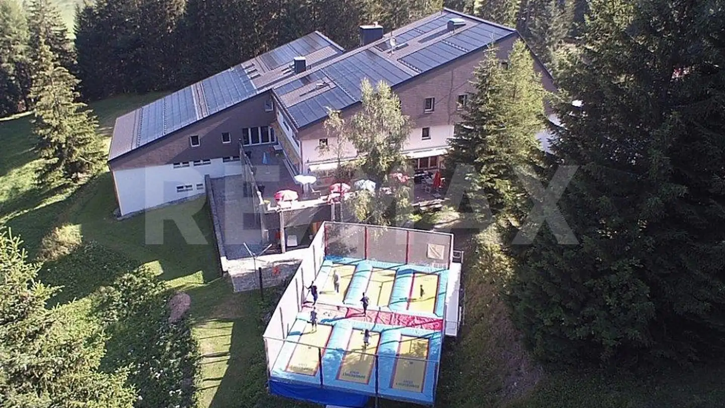 Mehrfamilienhaus kaufen - Geissbodaweg 1, 7076 Parpan - Foto 2