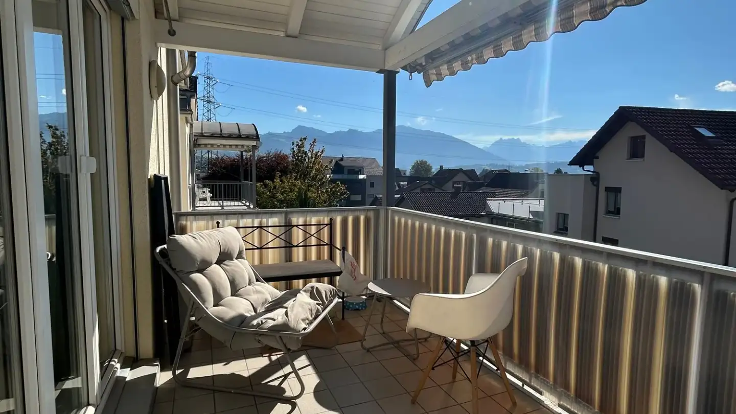 Attic flat for rent - Sankt Josefstrasse 2, 8730 Uznach - Photo 2