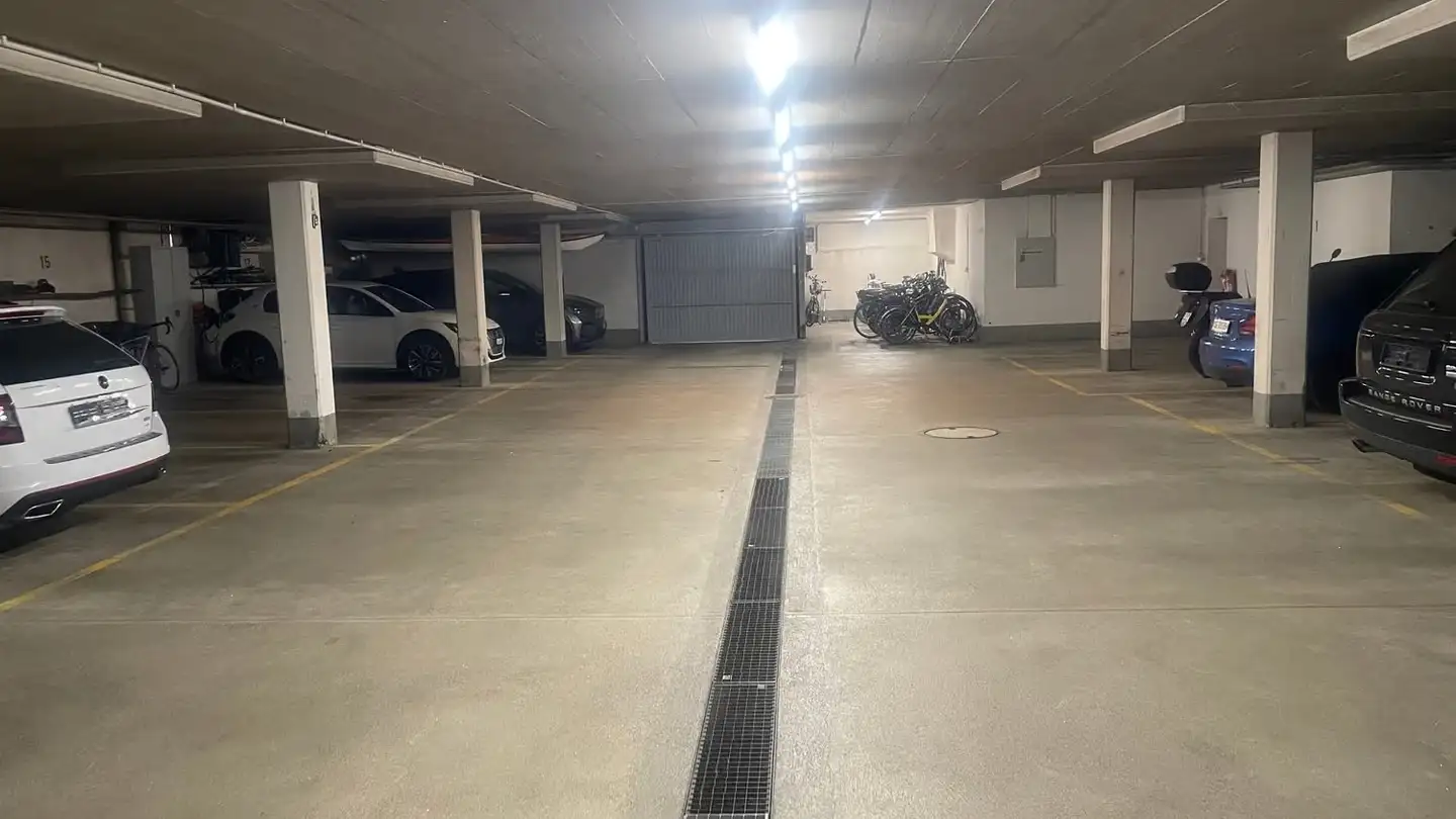 Place de parking souterraine à louer - Zürcherstrasse 23, 8640 Rapperswil SG - Photo 3