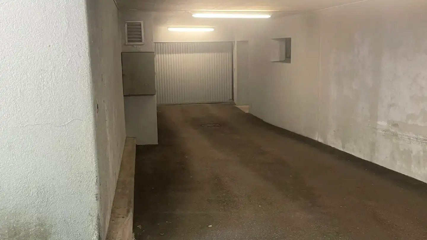 Place de parking souterraine à louer - Zürcherstrasse 23, 8640 Rapperswil SG - Photo 4