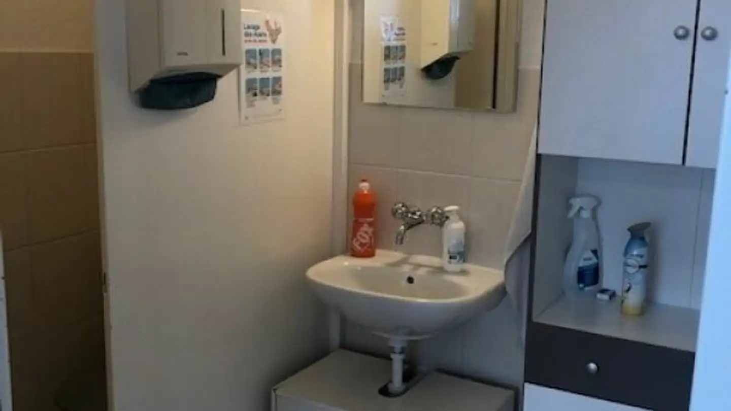 Bürofläche mieten - Bahnhofstrasse, 3232 Ins - Foto 4