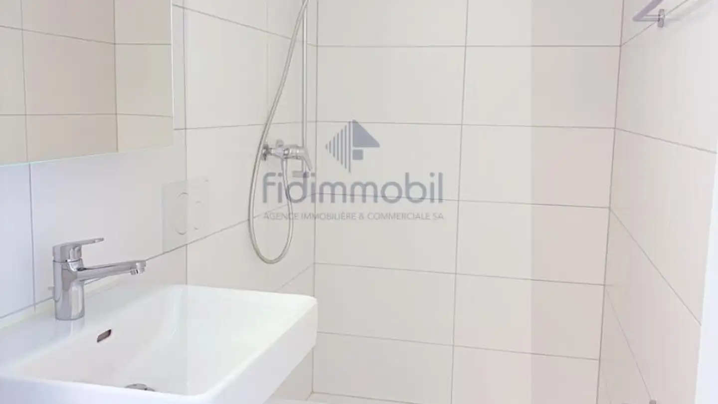 Wohnung mieten - Rue Denis-De-Rougemont 8, 2000 Neuchâtel - Foto 4