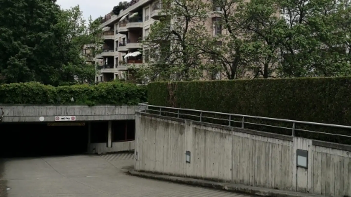 Single garage for rent - Chemin Frisco, 1208 Genève