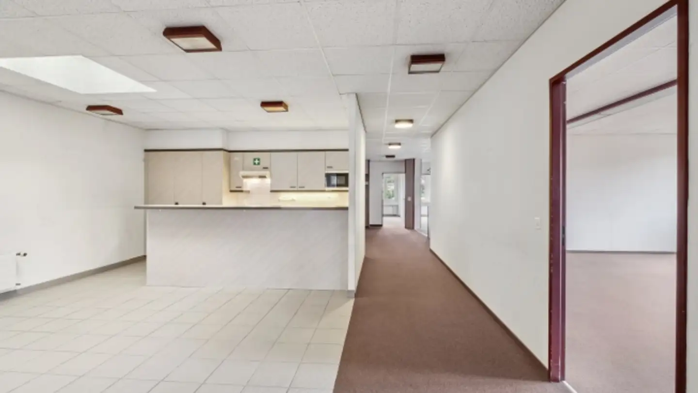 Office space for rent - Avenue Des Champs-Montants 12a, 2074 Marin-Epagnier - Photo 2