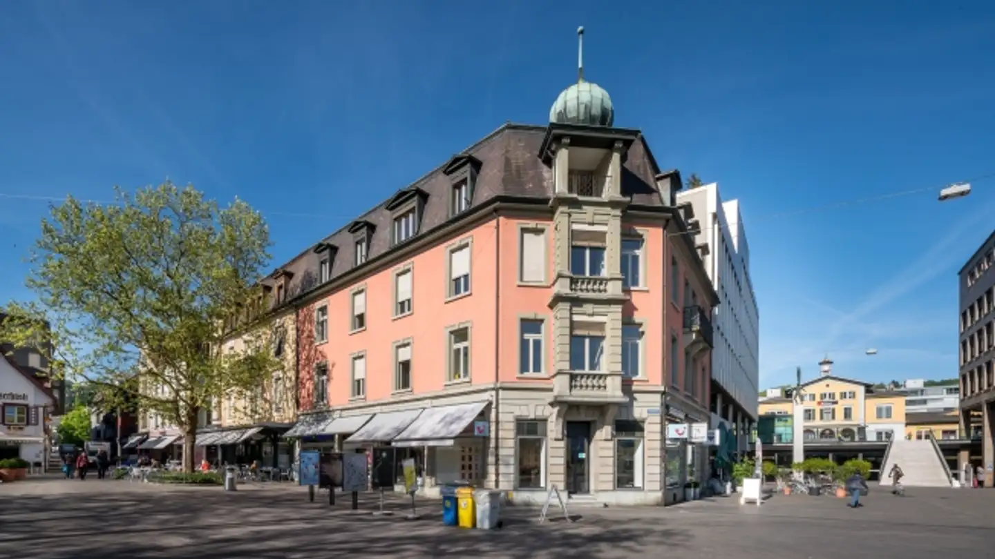 Commercial à louer - Bahnhofplatz 7, 5400 Baden
