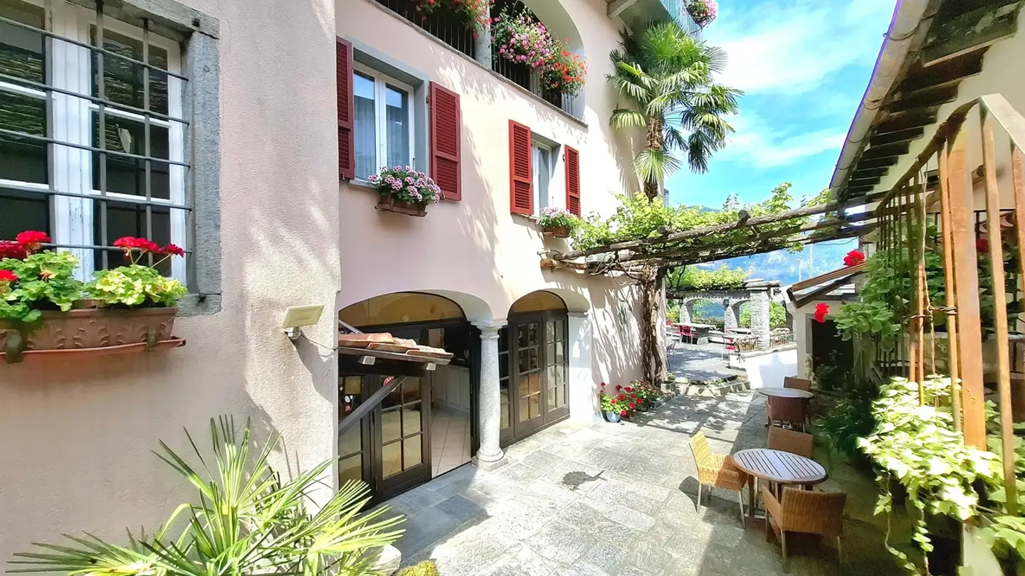 Hôtel à vendre - 6655 Intragna