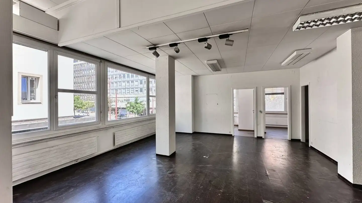 Bureau à louer - 2300 La Chaux-de-Fonds - Photo 2