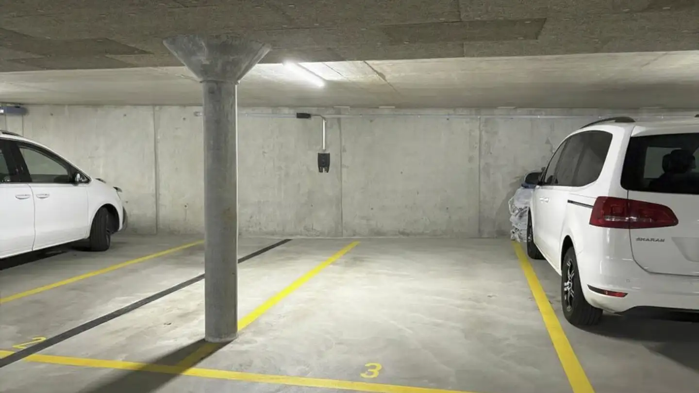 Parcheggio sotterraneo in affitto - Alte Herschärenstrasse 4a, 8633 Wolfhausen