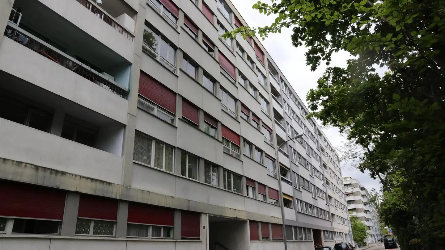 Place de parking extérieure à louer - Rue Liotard 65, 1203 Genève
