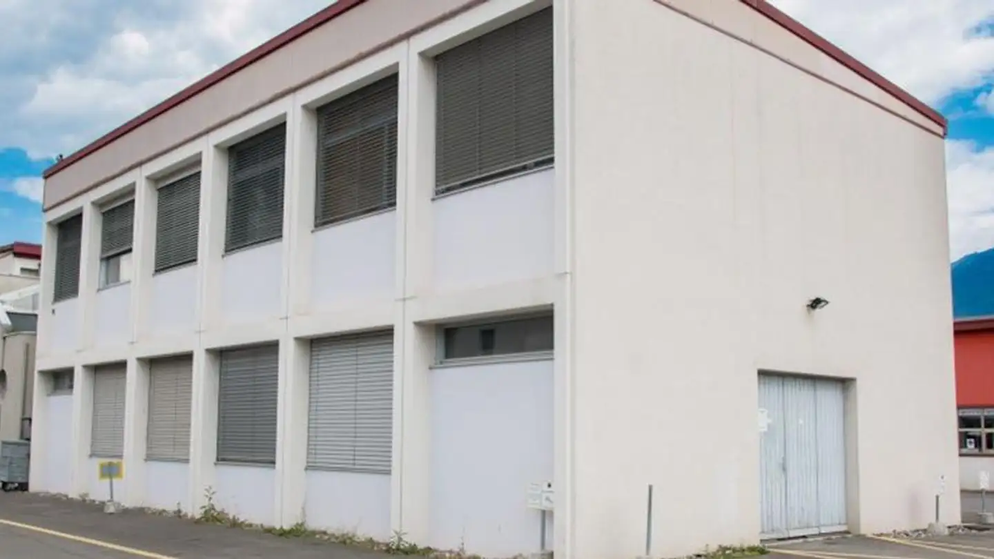 Immeuble mixte à louer - Zone Industrielle Bovéry 52, 1868 Collombey