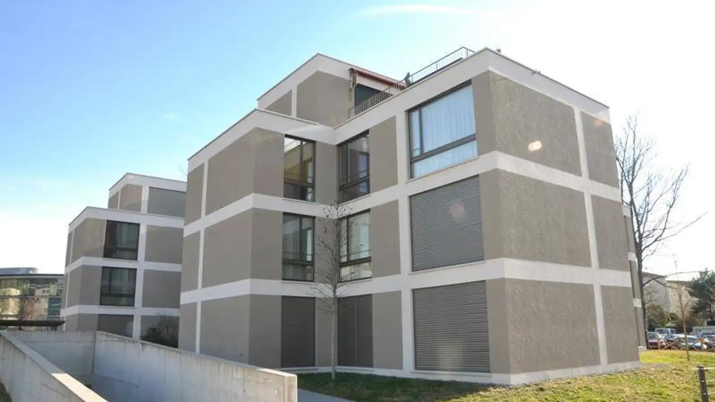 Place de parking extérieure à louer - Ramensteinweg 8, 8708 Männedorf