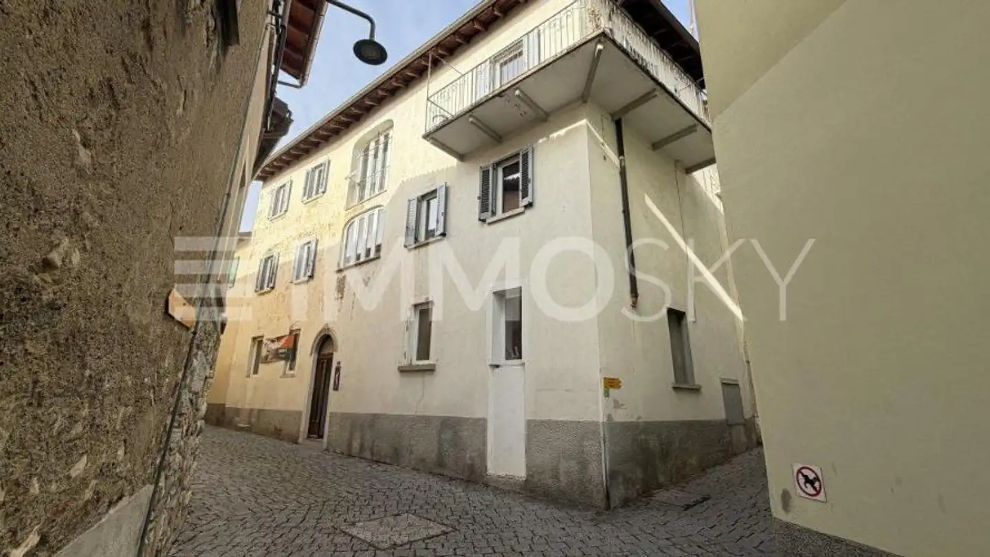 Single house for sale - 6863 Besazio