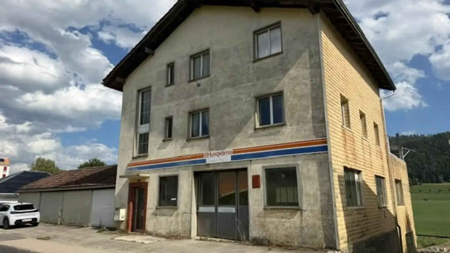 Residential building for sale - 2314 La Sagne NE
