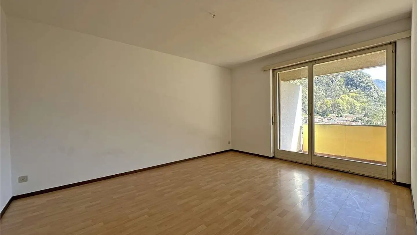 Appartamento ammobiliato in vendita - Via Cantonale 22, 6532 Castione - Photo 3