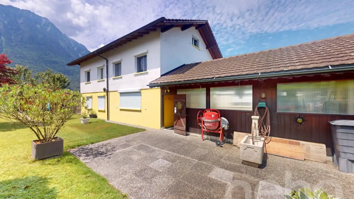 Residential building for sale - 1897 Bouveret