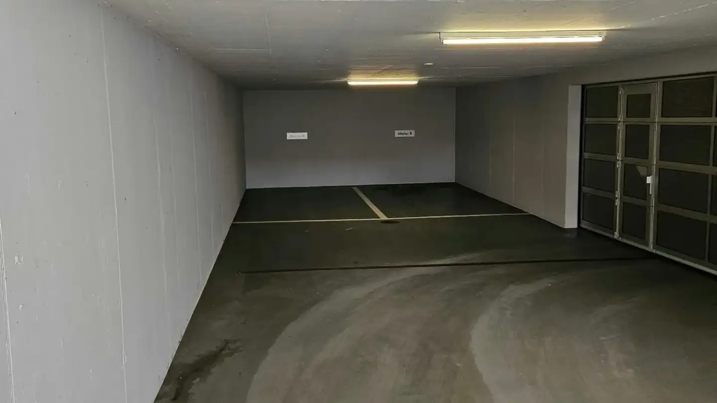 Underground parking space for rent - Schlüechtistrasse, 8104 Weiningen ZH