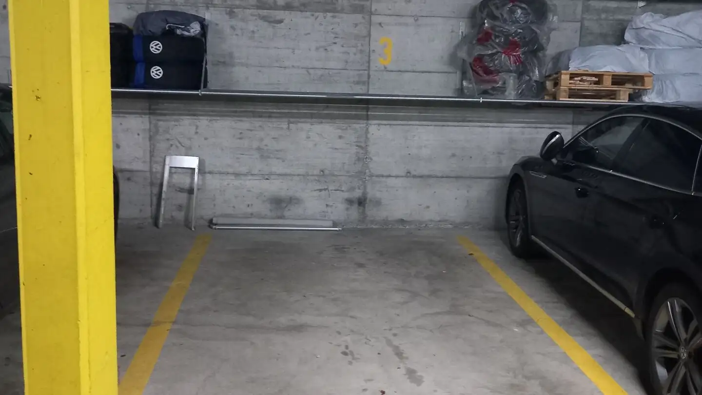 Place de parking souterraine à louer - Kauenstrasse 4, 8887 Mels