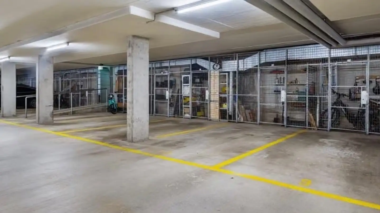 Parcheggio sotterraneo in affitto - Chriesimatt, 6340 Baar