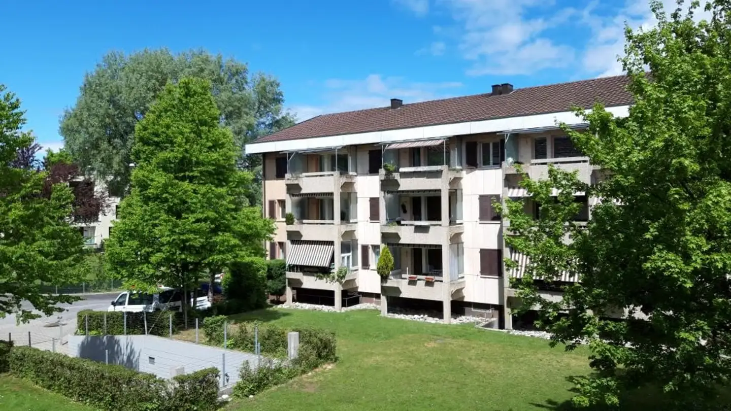 Place de parking extérieure à louer - Schönmattweg 6a, 3123 Belp