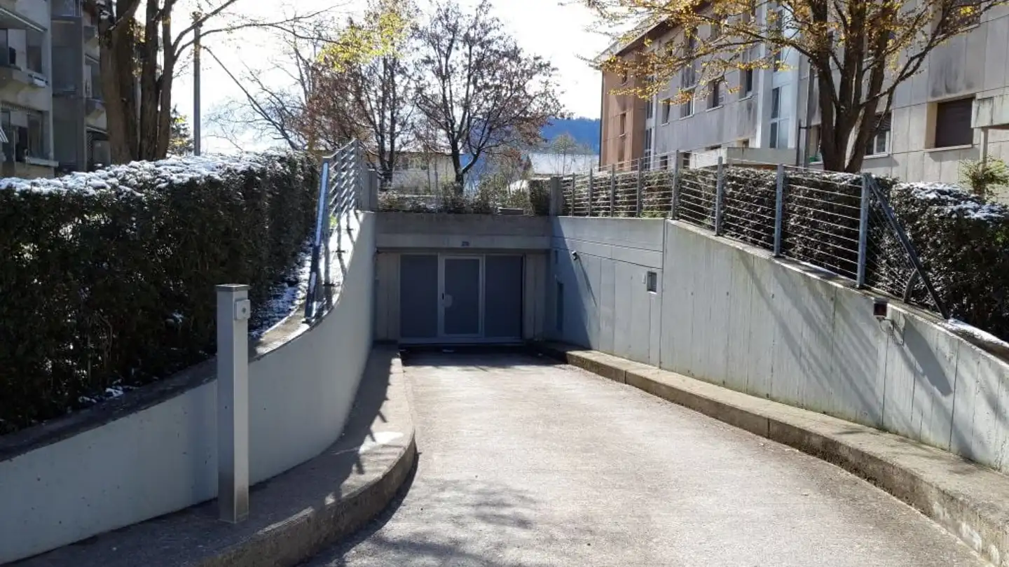 Place de parking extérieure à louer - Schönmattweg 6a, 3123 Belp - Photo 3