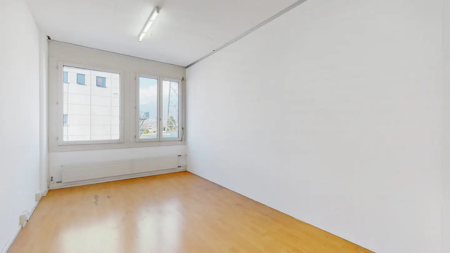 Gewerbe mieten - Via Luserte 2, 6572 Quartino