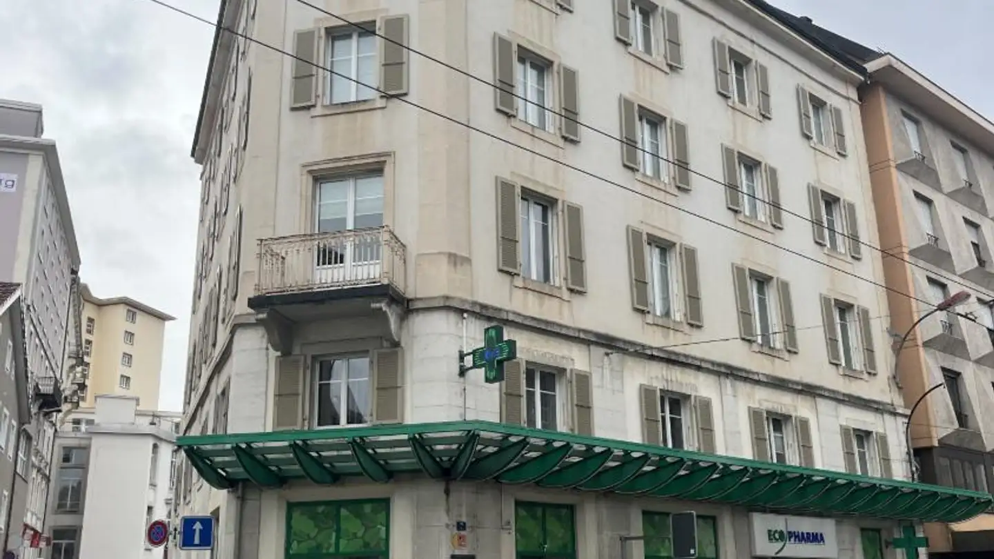 Commercial for rent - Avenue Léopold-Robert 7, 2300 La Chaux-de-Fonds