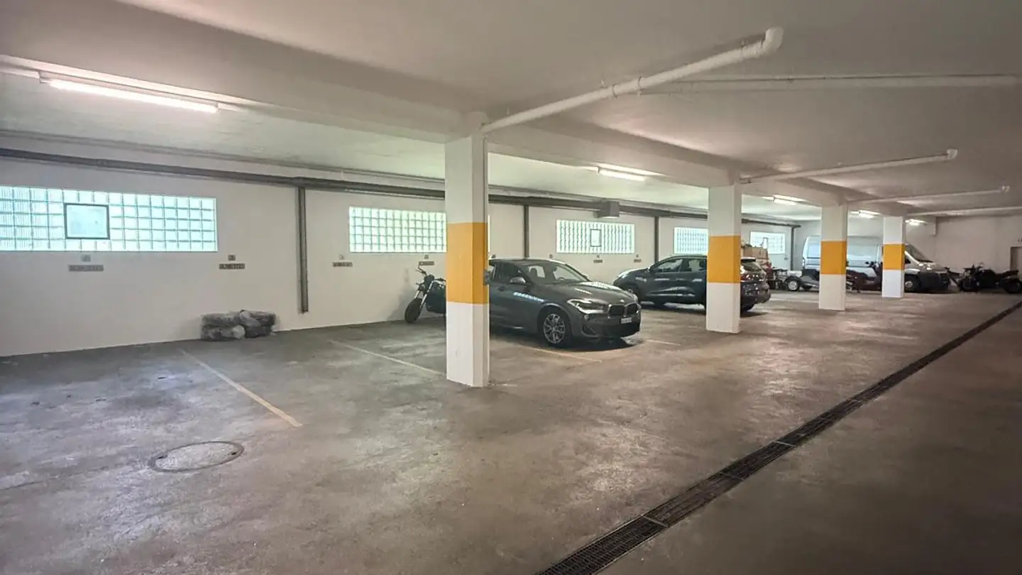 Place de parking souterraine à louer - Hauptstrasse 31, 5032 Aarau Rohr - Photo 2