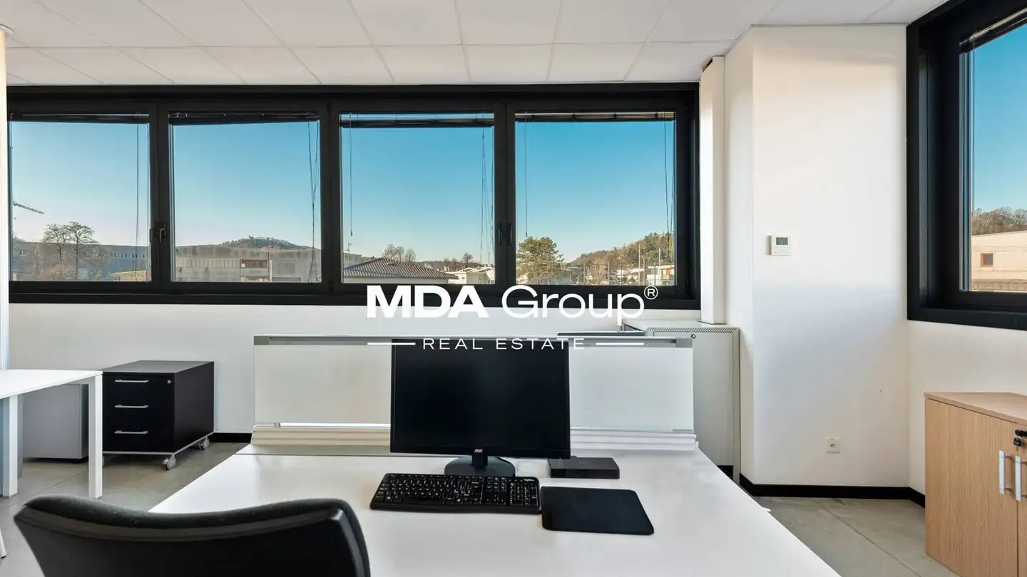 Bürofläche mieten - Via Cantonale, 6855 Stabio - Foto 2