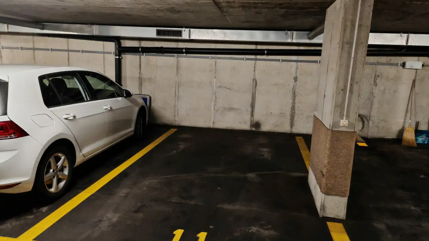 Place de parking extérieure à louer - Habsburgerstrasse 39, 5200 Brugg AG