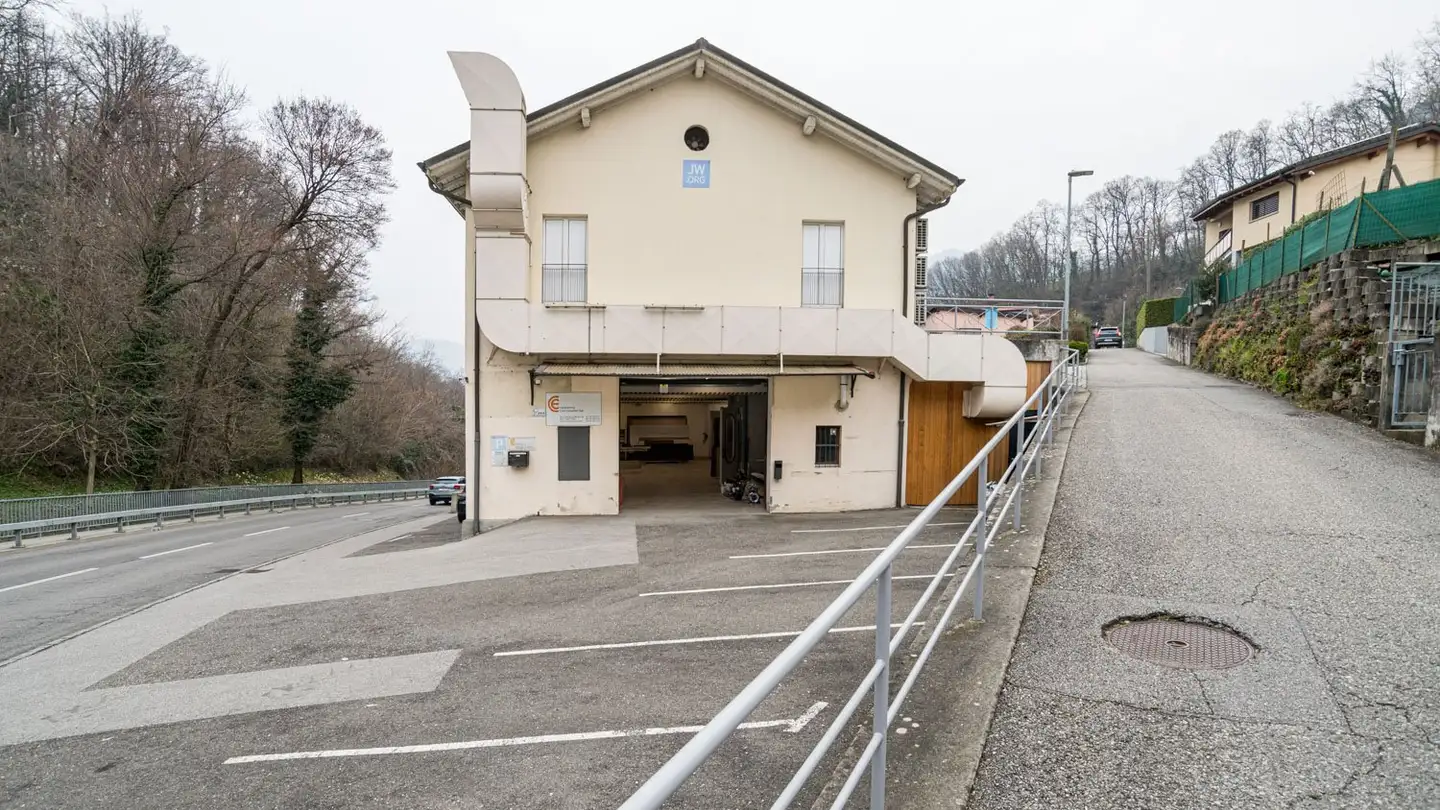 Grande magazzino in affitto - Via Pozzi-Artisti 13, 6874 Castel San Pietro