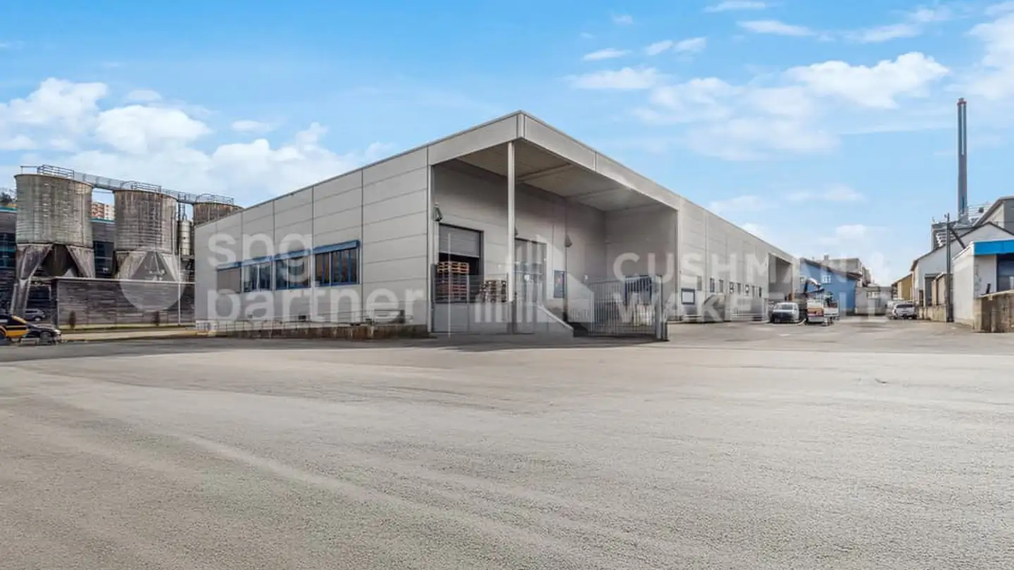 Commercial à louer - Rue Du Collège 43, 2300 La Chaux-de-Fonds