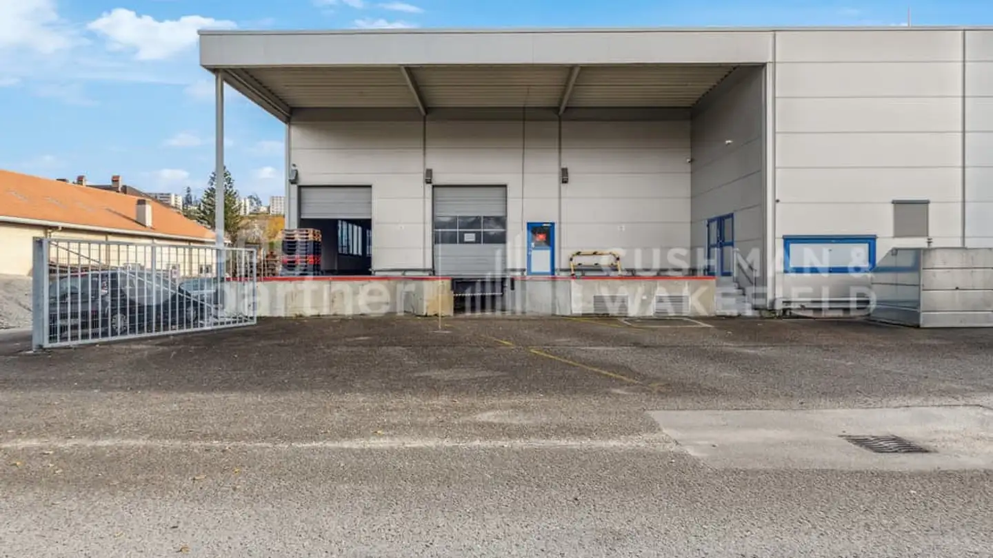 Commercial à louer - Rue Du Collège 43, 2300 La Chaux-de-Fonds - Photo 2