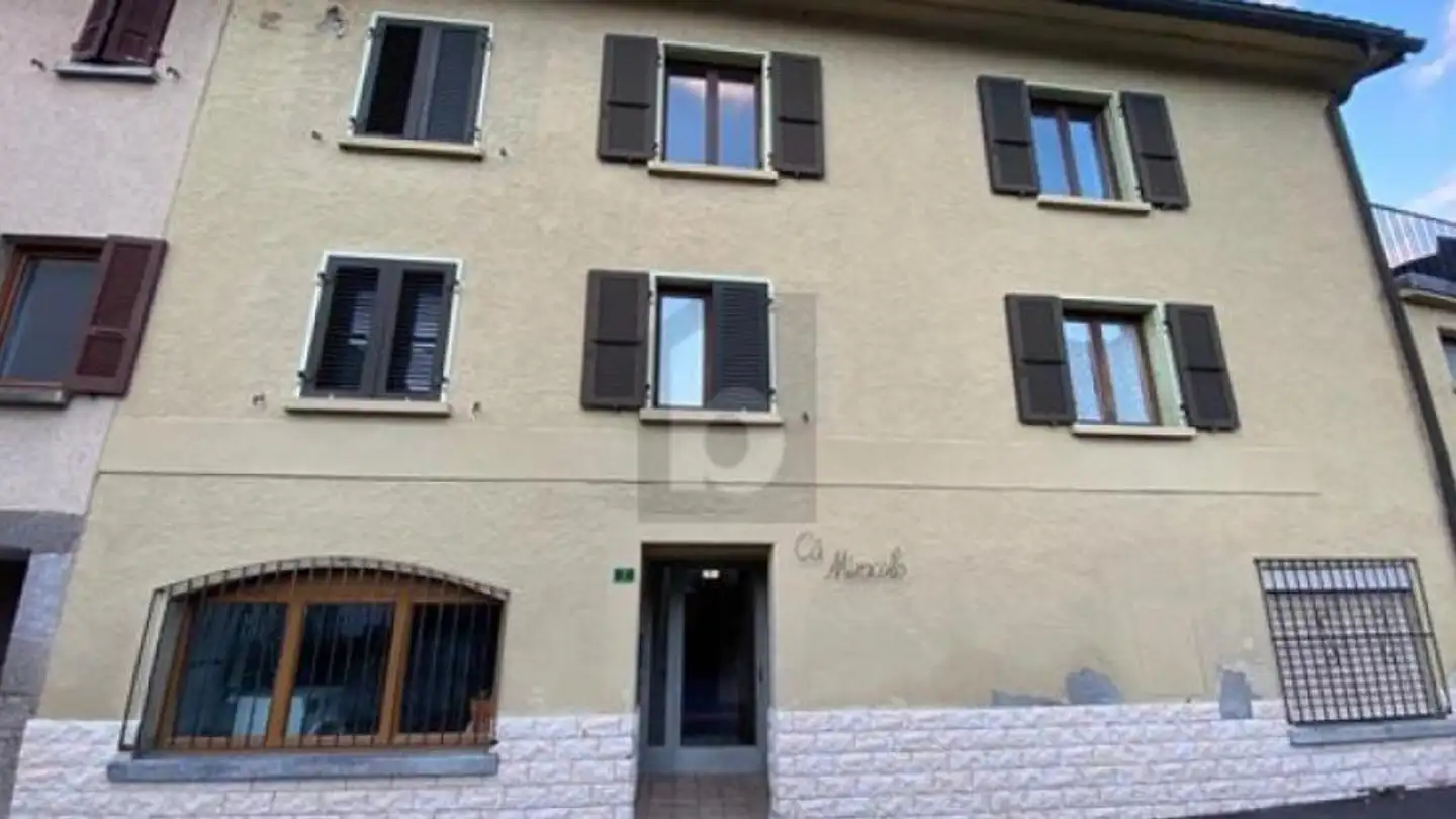 Residential building for sale - 6803 Camignolo