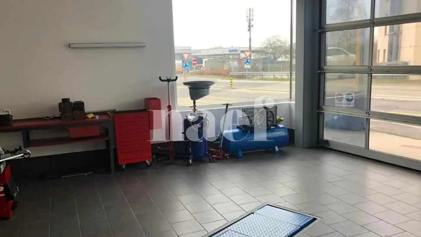 Mischgenutztes Gebäude mieten - Route De Soleure 3, 2072 St-Blaise