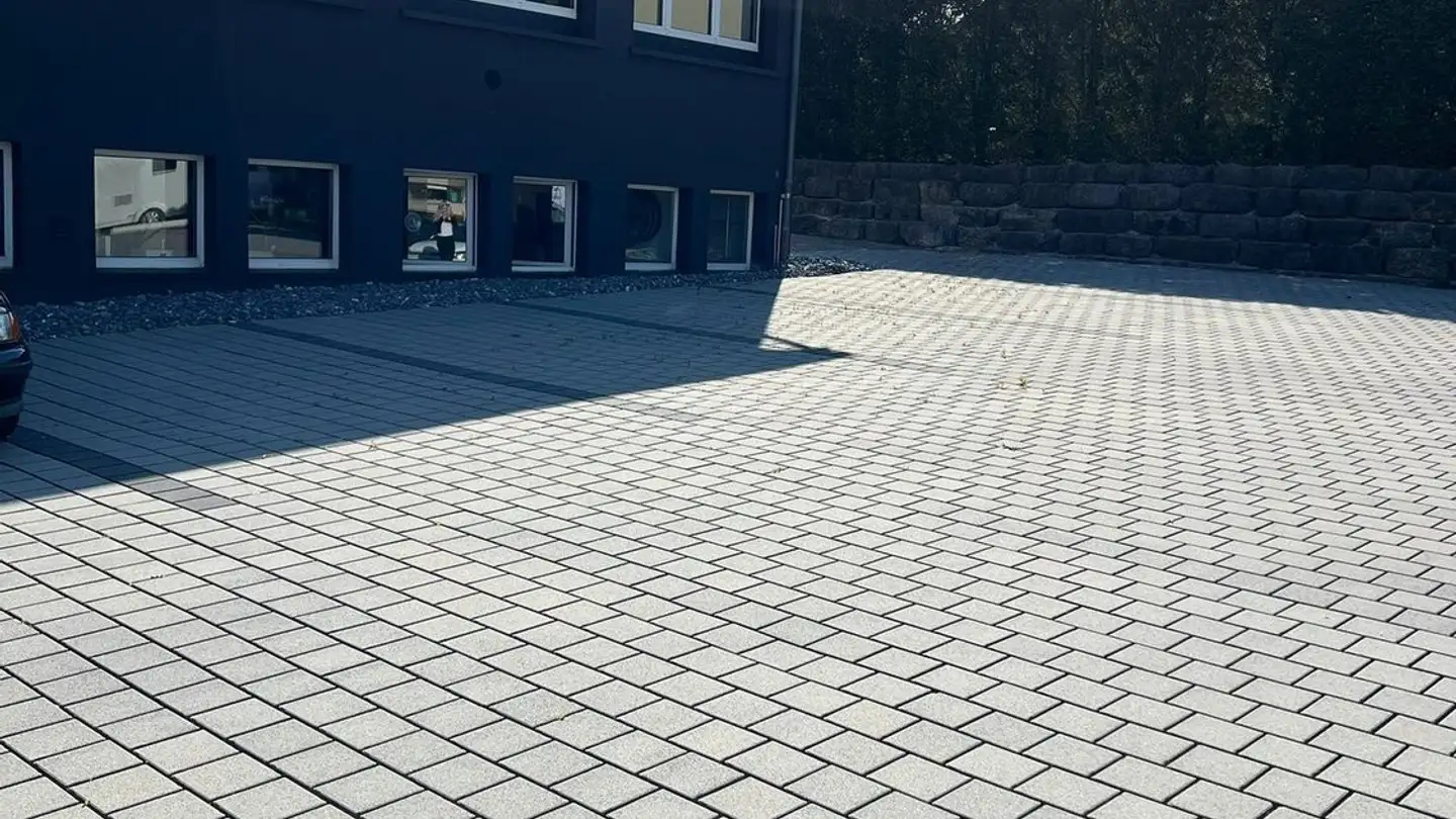 Place de parking extérieure à louer - Hauptstrasse 26, 4522 Rüttenen